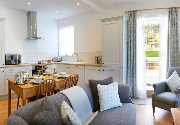 Six Matlock Apartment - Gorgeous Apartment, Stunning Sea Views 法利
