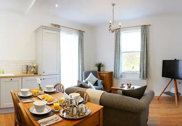 Six Matlock Apartment - Gorgeous Apartment, Stunning Sea Views 法利 英国