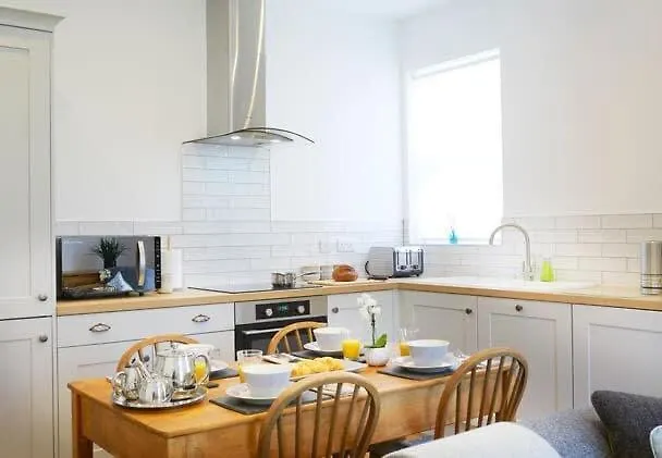 Six Matlock Apartment - Gorgeous Apartment, Stunning Sea Views 法利 度假居