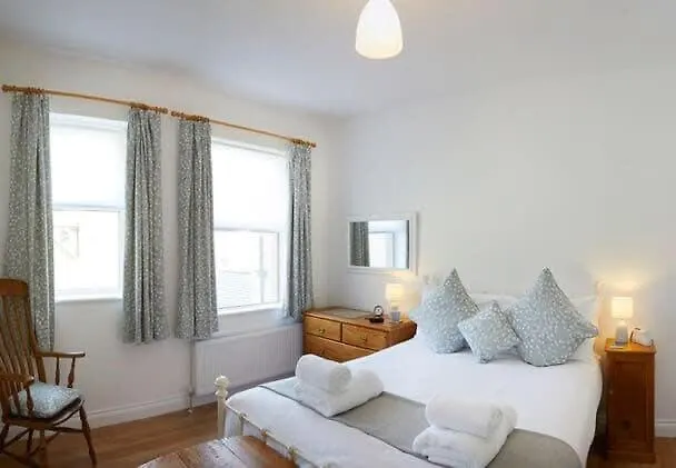 Six Matlock Apartment - Gorgeous Apartment, Stunning Sea Views 法利